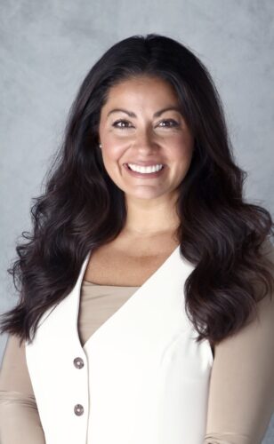 Maroon Knights Find New Cheer Coach